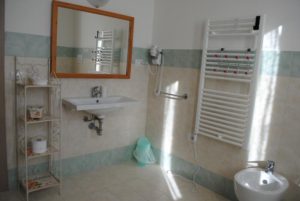 Bed and Breakfast Tellus Сатурния Номер фото